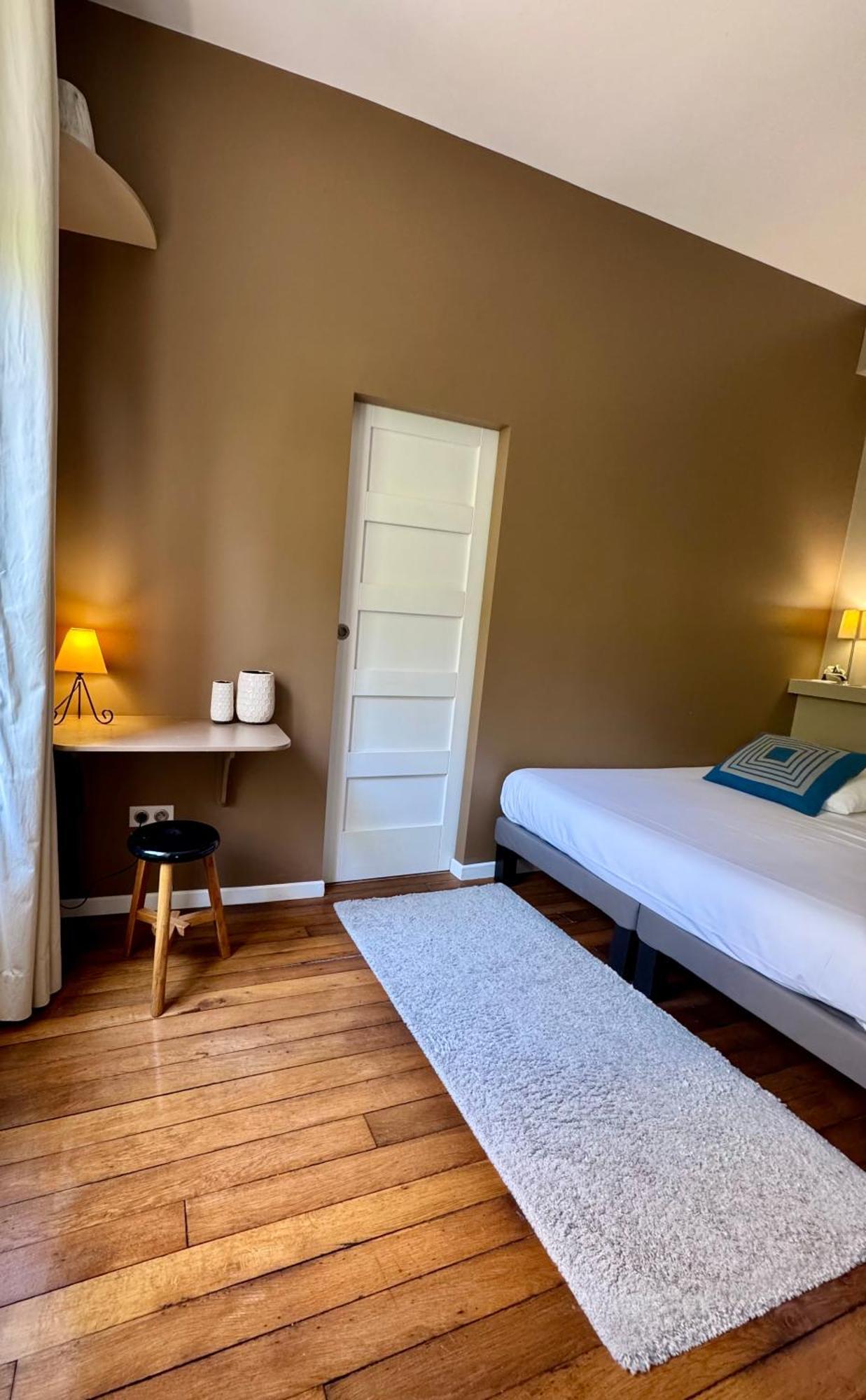 Bed and Breakfast Wisteria Фонтенбло Номер фото
